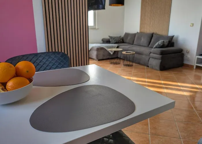 Leo * Τρογκίρ